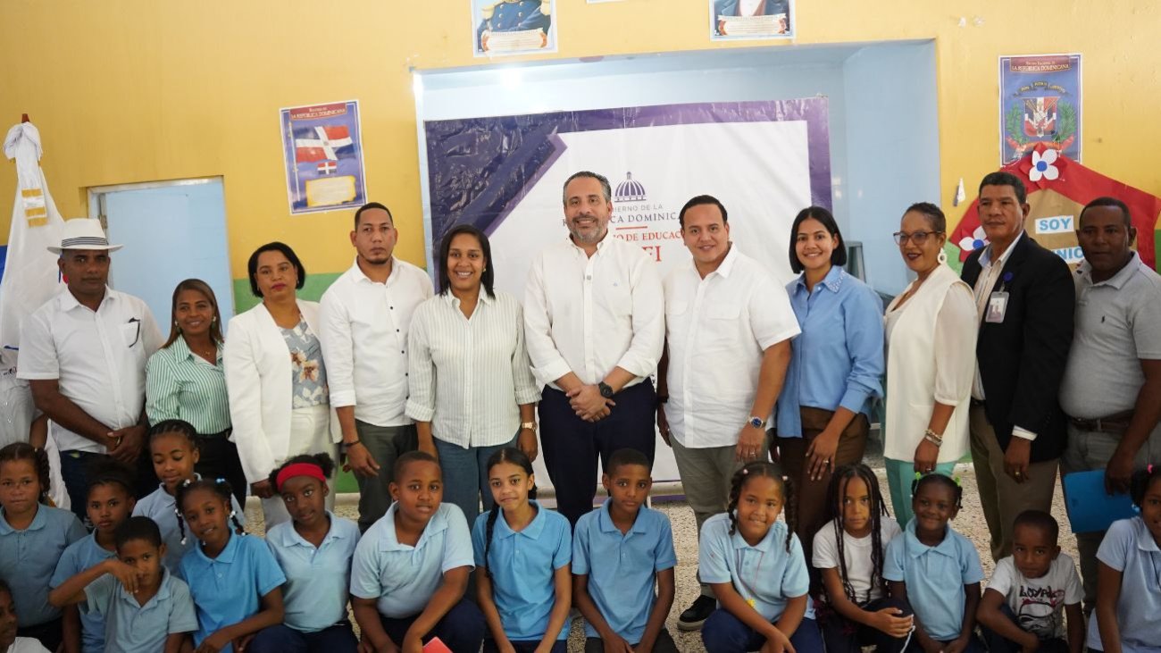 canchas deportivas en Tamayo INEFI entrega estudiantes Bahoruco 2026