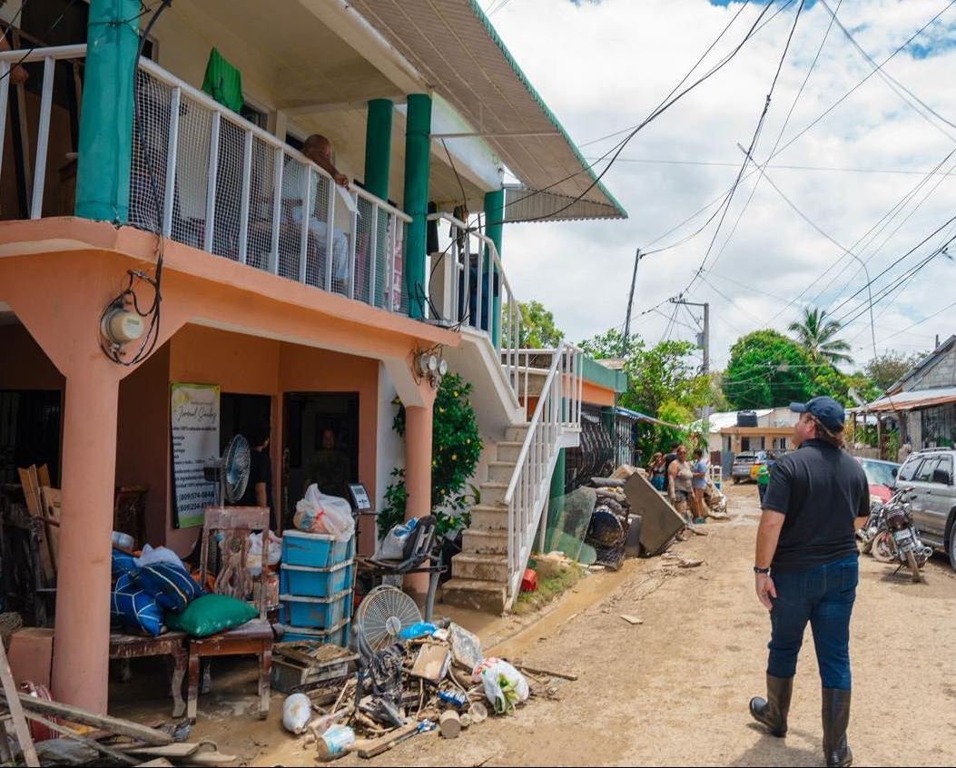 José Ignacio Paliza en Puerto Plata durante recorrido por zonas afectadas por lluvias