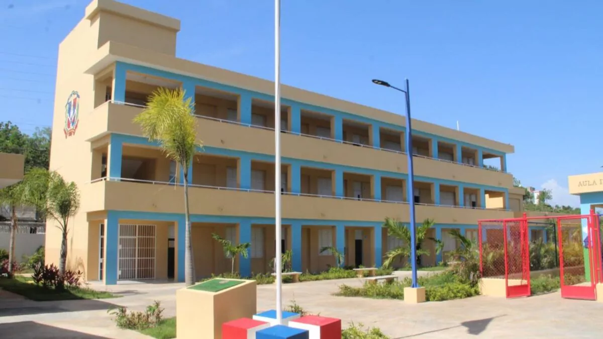 suspensión de docencia por lluvias en escuelas de República Dominicana
