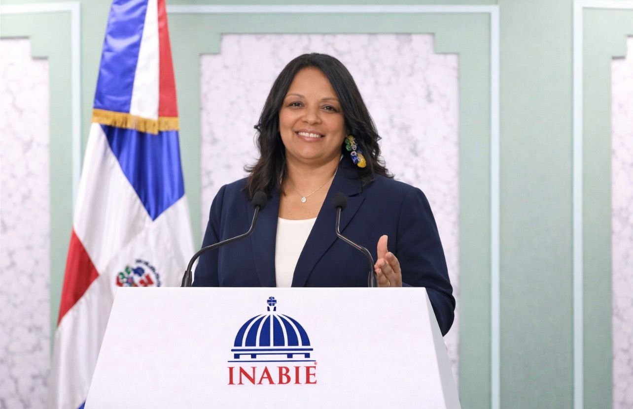 La directora provincial del INABIE en Santiago aseguró que la mejora del almuerzo escolar responde a inspecciones sorpresa, mayor supervisión y controles más estrictos a suplidores del PAE.