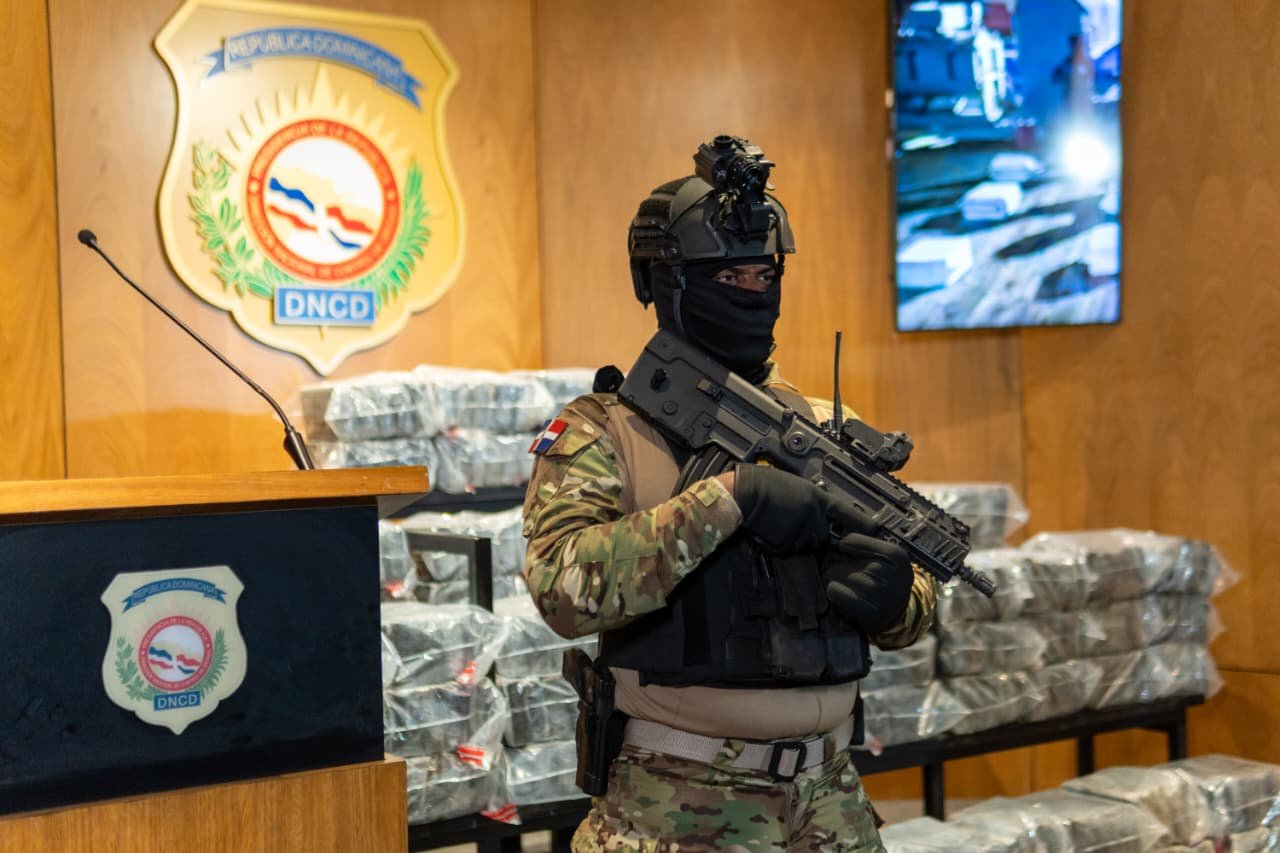 Autoridades incautan más de dos toneladas de cocaína en operativos en 48 horas