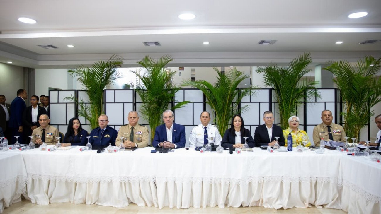 Abinader lidera reunión clave sobre seguridad ciudadana en RD
