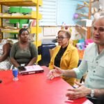 Gobierno apoya a estudiantes afectados por lluvias con útiles escolares